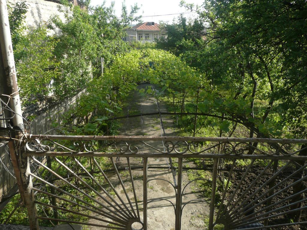 Гостевой дом Gvirilas Sakhli Хашури Экстерьер фото